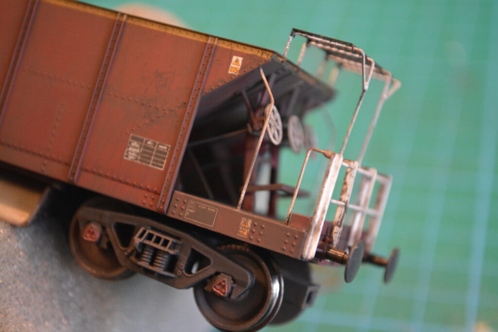 Weathering ballast wagons